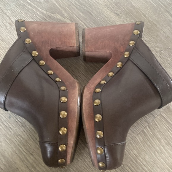 Chanel dark brown leather clog mules - Picture 5 of 7